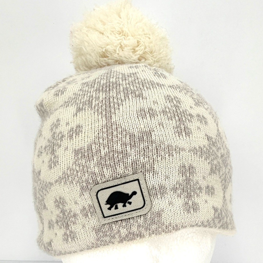 Turtle Fur Merino Wool Blend Snowflake Pom Beanie Ivory Gray Fleece Lined